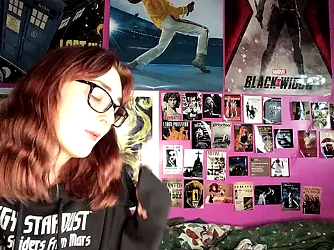 Snapshot of ivysplayhouse chatting on October 25, 4:35 pm ivysplayhouse online show from October 25, 4:35 pm