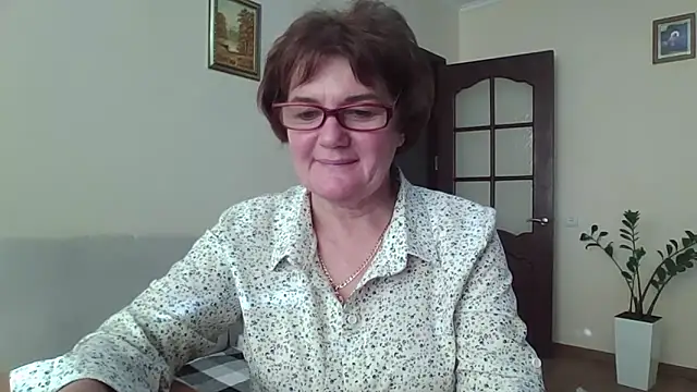 Snapshot of Galina56301 chatting on September 18, 3:25 pm Galina56301 online show from September 18, 3:25 pm