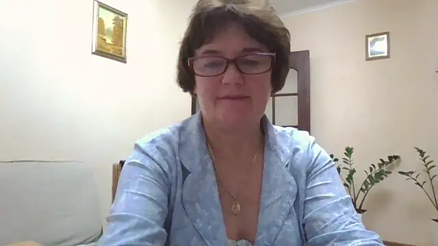 Snapshot of Galina56301 chatting on September 25, 7:17 pm Galina56301 online show from September 25, 7:17 pm
