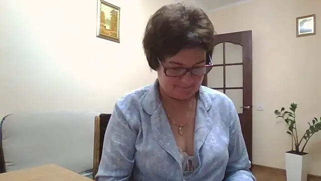 Snapshot of Galina56301 chatting on October 3, 7:11 pm Galina56301 online show from October 3, 7:11 pm