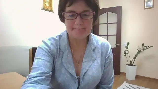 Snapshot of Galina56301 chatting on October 10, 4:28 pm Galina56301 online show from October 10, 4:28 pm