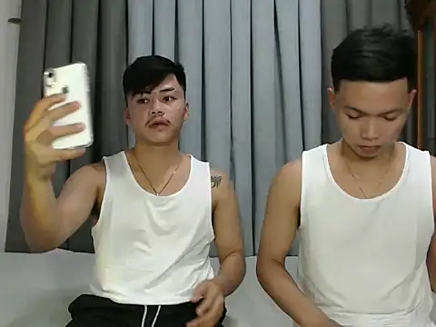 Snapshot of hot_emman chatting on October 22, 2:39 pm hot emman online show from October 22, 2:39 pm
