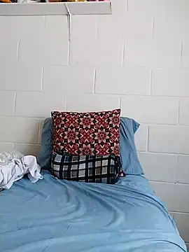 oxxy jean online show from February 26, 1:21 pm