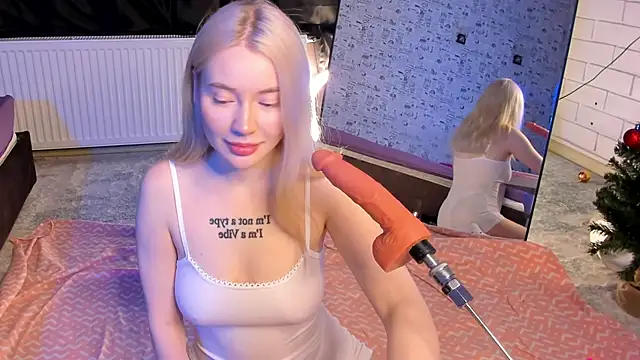 Lillie Berry online show from February 11, 4:50 am