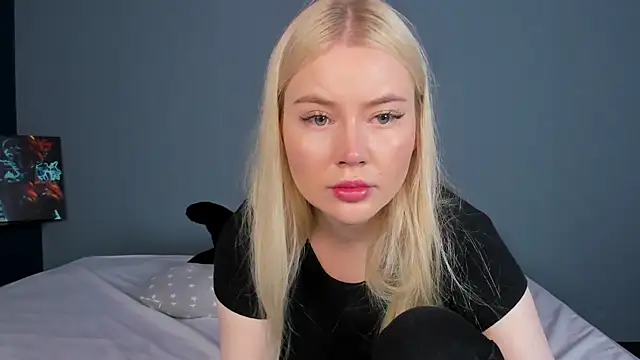 Lillie Berry online show from June 6, 4:17 am