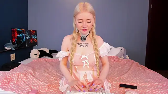 Lillie Berry online show from June 20, 5:21 am
