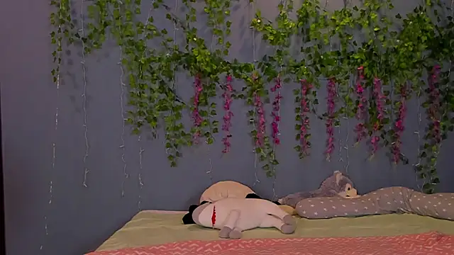 Lillie Berry online show from August 1, 4:23 am