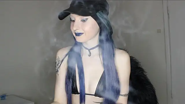 Snapshot of midnightsiren777 chatting on March 6, 6:26 pm midnightsiren777 online show from March 6, 6:26 pm