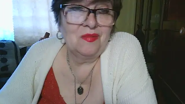 Snapshot of VeronicaGold511 chatting on May 12, 6:54 am VeronicaGold511 online show from May 12, 6:54 am