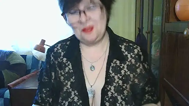 Snapshot of VeronicaGold511 chatting on June 2, 7:54 am VeronicaGold511 online show from June 2, 7:54 am