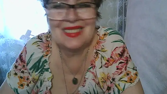 Snapshot of VeronicaGold511 chatting on July 8, 6:51 am VeronicaGold511 online show from July 8, 6:51 am