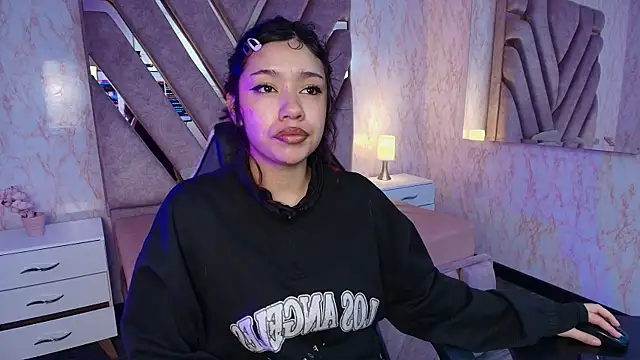 Snapshot of redd_pandaa chatting on July 5, 3:34 am redd pandaa online show from July 5, 3:34 am