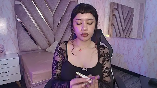 Snapshot of redd_pandaa chatting on July 26, 1:58 am redd pandaa online show from July 26, 1:58 am