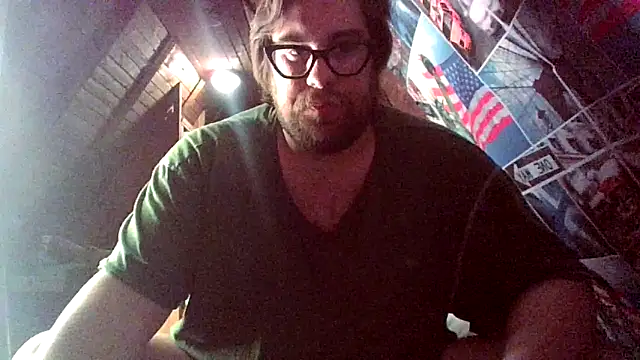 Snapshot of chubbyDavid1998 chatting on October 28, 5:48 pm chubbyDavid1998 online show from October 28, 5:48 pm