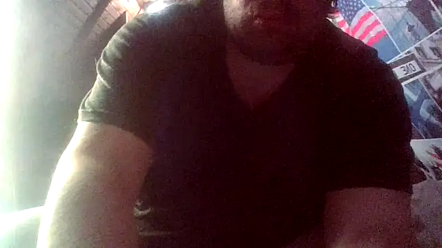 Snapshot of chubbyDavid1998 chatting on November 11, 8:09 pm chubbyDavid1998 online show from November 11, 8:09 pm