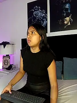 Snapshot of VioletaBliss1 chatting on October 25, 11:51 am VioletaBliss1 online show from October 25, 11:51 am