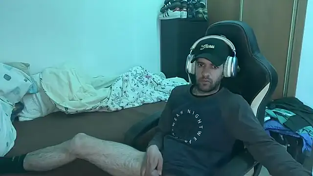 XxpartacXX19cm online show from March 18, 2:04 am