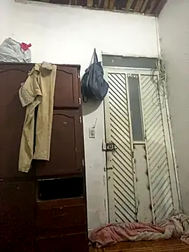 pareja-dispuesta online show from October 8, 1:09 pm