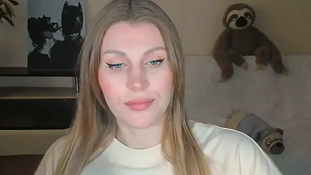 JuliaMuuun online show from September 12, 1:55 pm