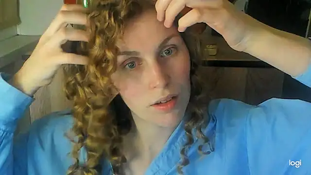 JuliaMuuun online show from May 15, 9:00 pm