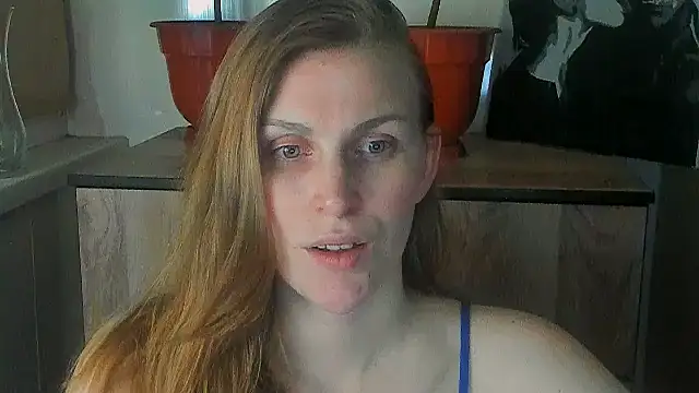 JuliaMuuun online show from May 26, 7:21 pm