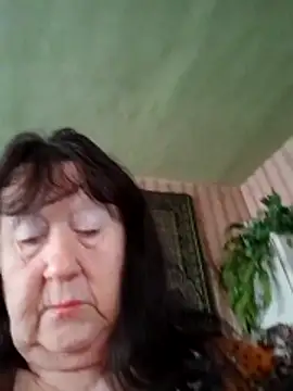 CrystalLime6411 online show from December 3, 8:34 am