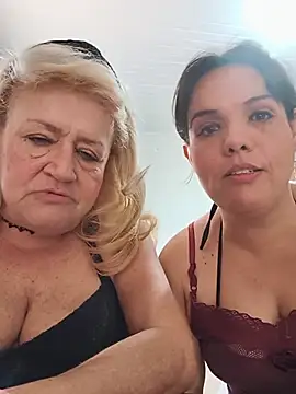 Bellapotencia1985 online show from August 3, 10:43 am