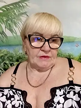 VioletSweet5566 online show from April 28, 5:23 am