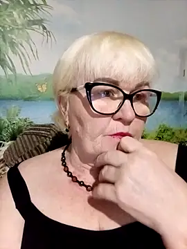 VioletSweet5566 online show from May 6, 6:13 pm