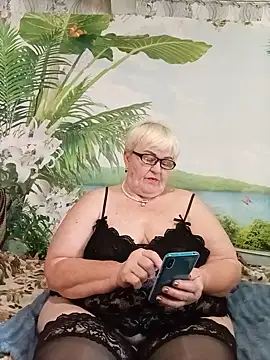 VioletSweet5566 online show from July 6, 7:27 am