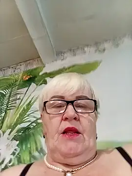 VioletSweet5566 online show from August 1, 6:45 am