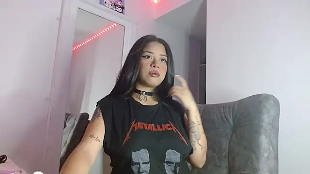 reina reina online show from October 17, 11:18 pm