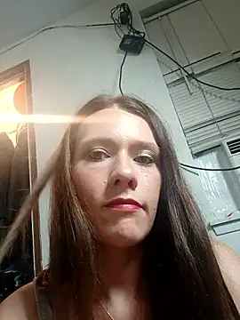 Snapshot of Wonderland97 chatting on December 21, 3:24 am Wonderland97 online show from December 21, 3:24 am