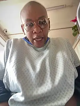 Snapshot of Ozimpho chatting on May 19, 9:59 am Ozimpho online show from May 19, 9:59 am