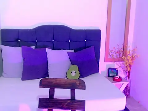 SamantaSweett  online show from September 10, 1:00 pm