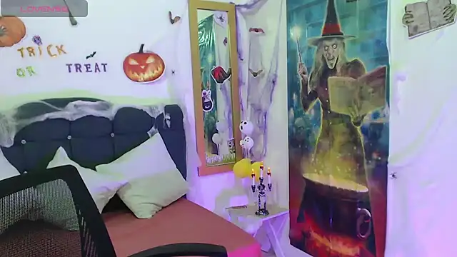 SamantaSweett  online show from October 18, 2:07 pm