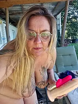 Snapshot of Misspapillon1840 chatting on October 12, 2:27 pm Misspapillon1840 online show from October 12, 2:27 pm