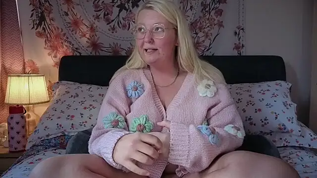 Snapshot of Daisyxoxo_ chatting on June 12, 8:57 am Daisyxoxo online show from June 12, 8:57 am