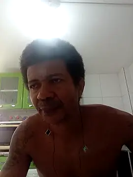 Snapshot of moreno25centimetro chatting on December 18, 1:50 pm moreno25centimetro online show from December 18, 1:50 pm