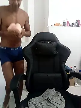 Snapshot of moreno25centimetro chatting on January 10, 3:58 pm moreno25centimetro online show from January 10, 3:58 pm