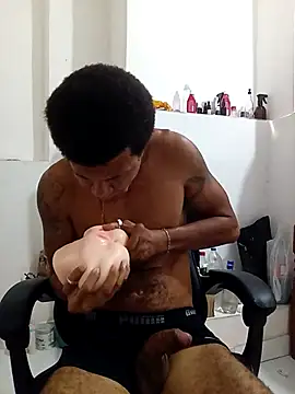 Snapshot of moreno25centimetro chatting on January 13, 7:08 pm moreno25centimetro online show from January 13, 7:08 pm