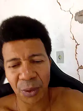 Snapshot of moreno25centimetro chatting on February 7, 1:48 pm moreno25centimetro online show from February 7, 1:48 pm