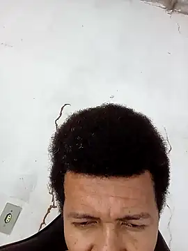 Snapshot of moreno25centimetro chatting on February 11, 1:27 pm moreno25centimetro online show from February 11, 1:27 pm