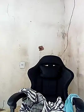 Snapshot of moreno25centimetro chatting on February 28, 1:56 pm moreno25centimetro online show from February 28, 1:56 pm