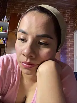 Snapshot of alejandra_prk26 chatting on October 10, 2:43 am alejandra prk26 online show from October 10, 2:43 am
