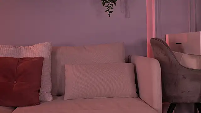 MillaSerene online show from May 1, 6:07 am