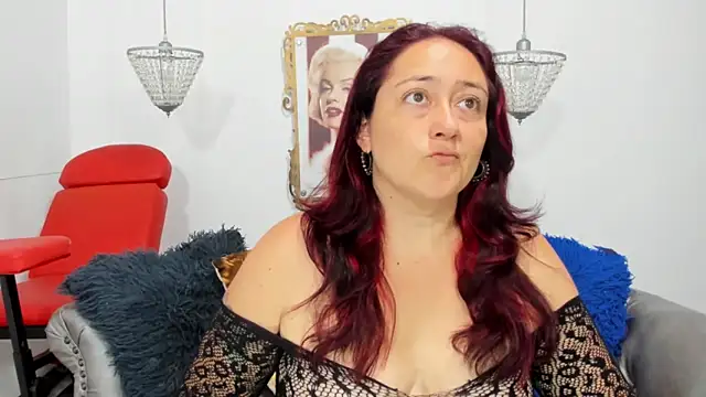 Snapshot of naughty_milf_esmeralda chatting on May 21, 2:18 am naughty milf esmeralda online show from May 21, 2:18 am