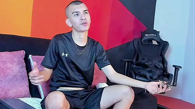 RowanCley online show from September 26, 12:09 pm