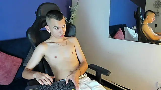 RowanCley online show from November 11, 11:21 am