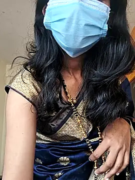 Snapshot of Shivani2002 chatting on November 18, 8:08 am Shivani2002 online show from November 18, 8:08 am